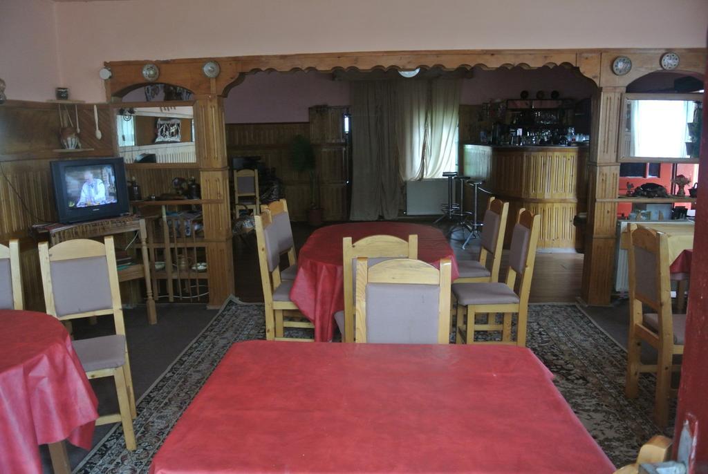 Ferienwohnung Surasul Muntelui Dragoslavele Exterior foto